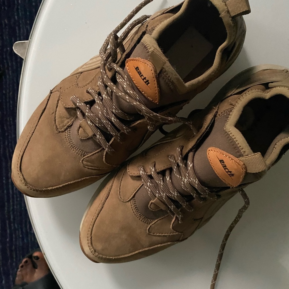 Earth Brown Sneakers